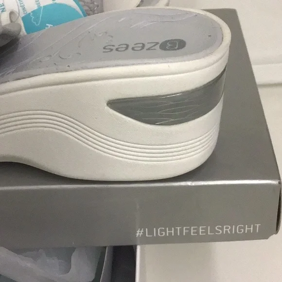 BZEES light feel wedge slip on sandals - Picture 7 of 9